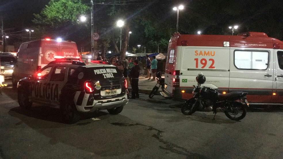 Ataque deixa mortos na Praça da Gentilândia, em Fortaleza (Foto: André Teixeira/G1 CE)