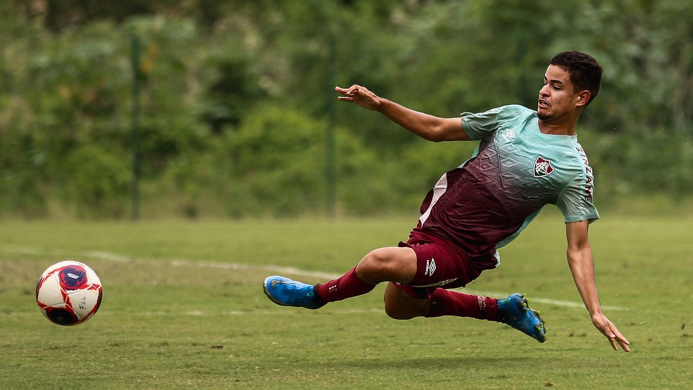 Miguel, em jogo-treino do Fluminense — Foto: Lucas Merçon FFC