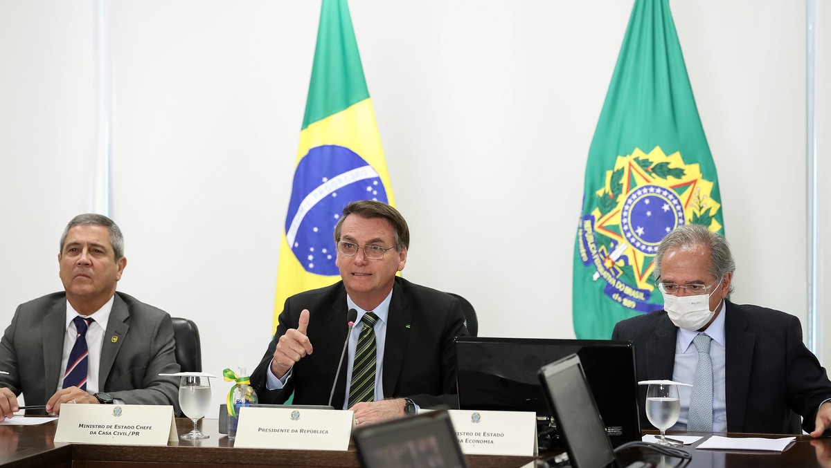 Bolsonaro fala em 'guerra' e pede que empresários joguem 'pesado' com Doria contra 'lockdown'