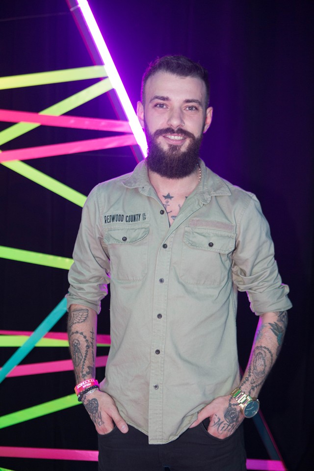 Ator porno negro com tatuagem no braço Orfa Aos 13 Atriz Por Desilusao E Ex Acougueiro Conheca Os Novos Astros Porno Do Brasil Quem Entrevista