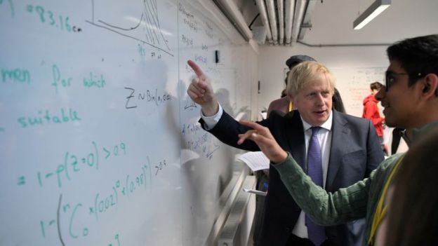 BBC - Boris Johnson anunciou visto expresso para cientistas (Foto: Getty Images via BBC News)