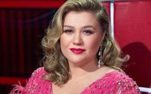 Kelly Clarkson diz que ficará "solteira para sempre" após divórcio conturbado