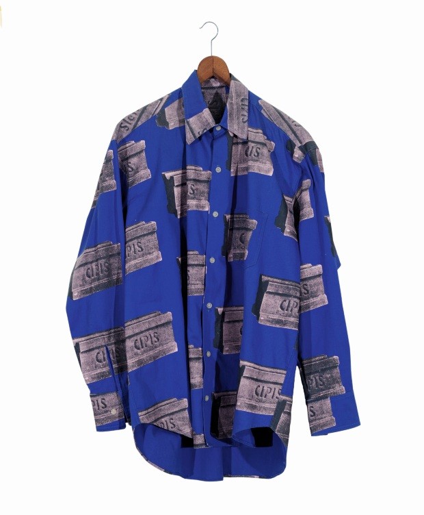 Camisa, 1994, silk screen sobre tecido costurado (Foto: Divulgação)