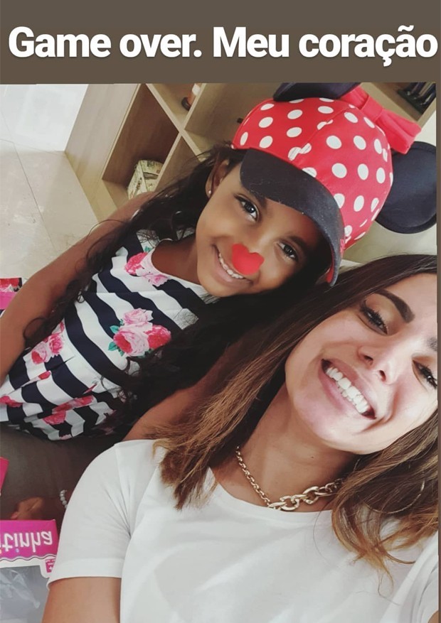 Anitta e Letícia (Foto: Reprodução/Instagram)