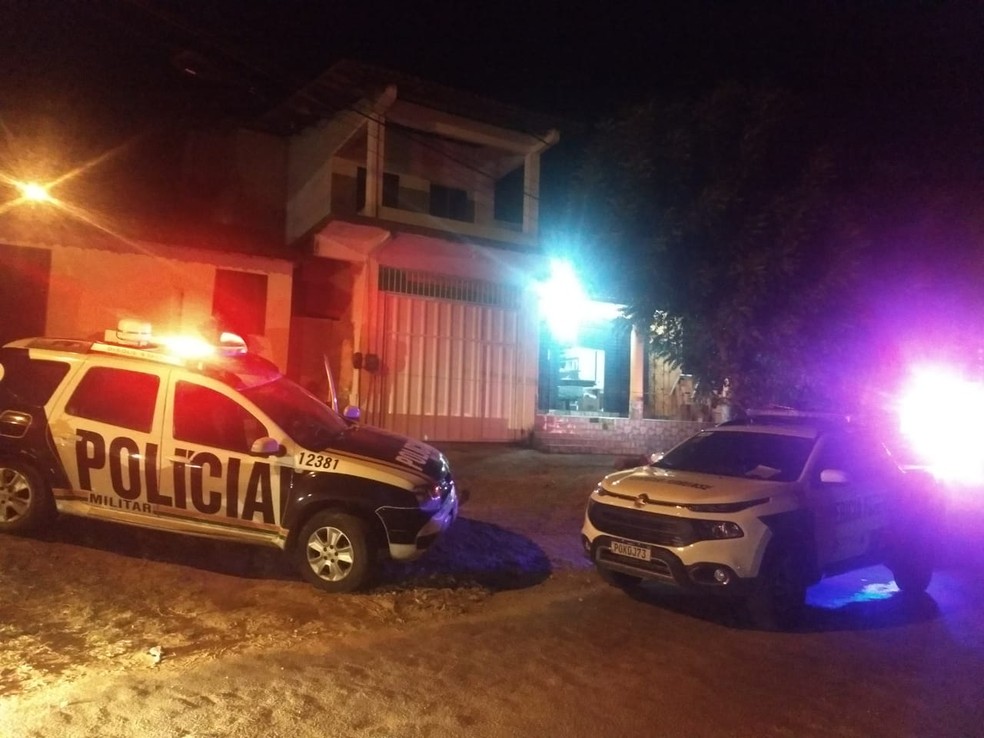 Dono de mercantil é morto a tiros no bairro Coité, em Caucaia, na Grande Fortaleza. — Foto: Brenda Albuquerque/ SVM