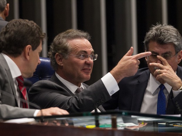 Presidente do Senado, Renan Calheiros (PMDB-AL), durante sessão no Senado, em Brasília, nesta terça-feira.  (Foto: Ed Ferreira/ Estadão Conteúdo)