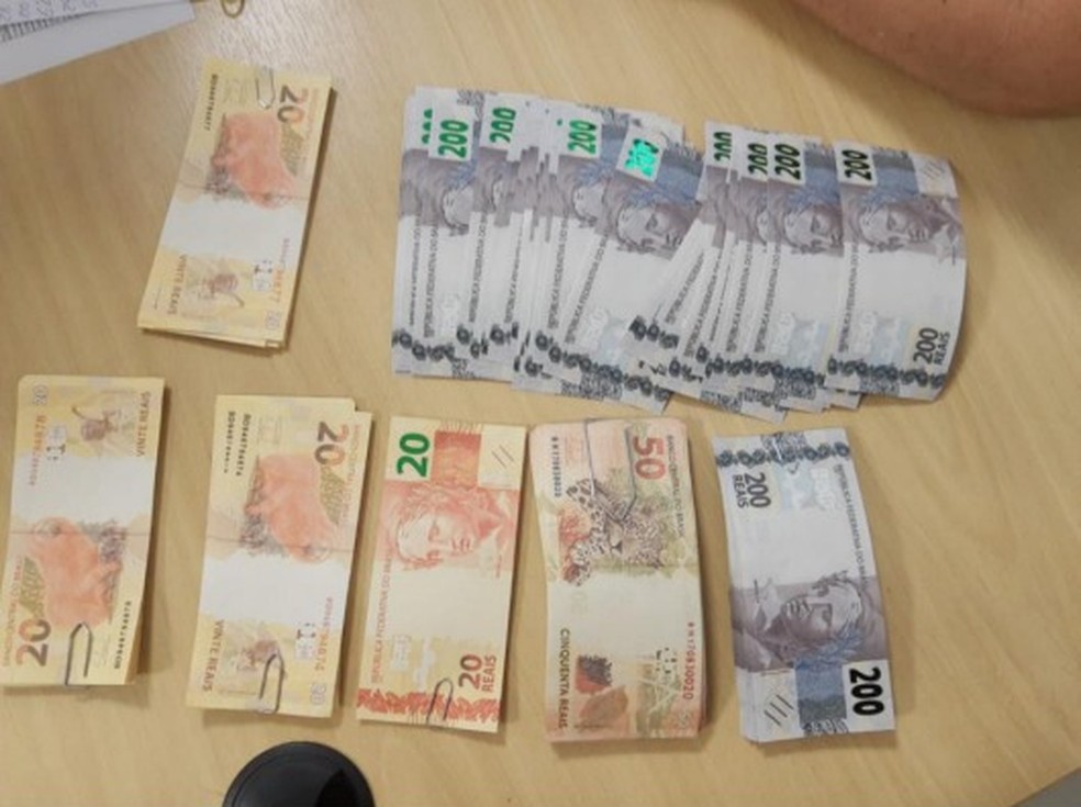 Dinheiro falso foi apreendido durante investigações — Foto: Divulgação/Polícia Federal