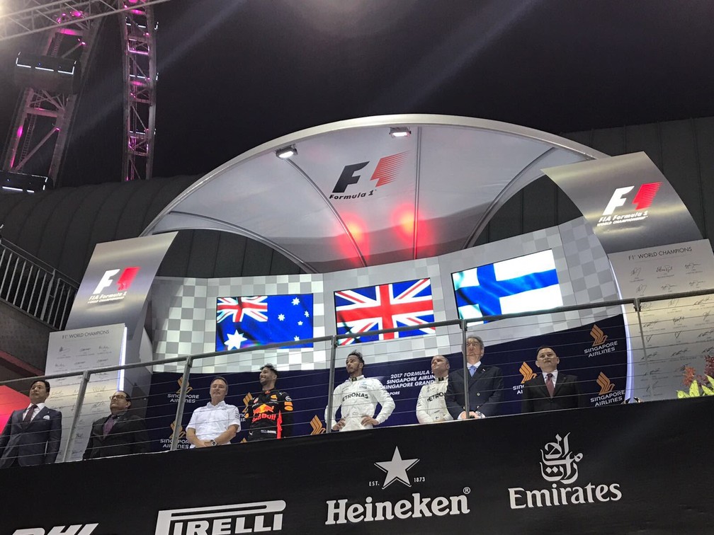 Os três primeiros do GP de Cingapura (Foto: Reprodução/Twitter)