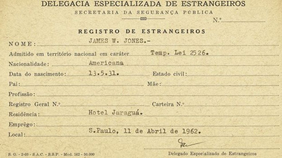 O registro de Jim Jones ao chegar em São Paulo: ele apenas pernoitou no hotel Jaraguá (que existe até hoje) com a família — Foto: Arquivo Público de SP