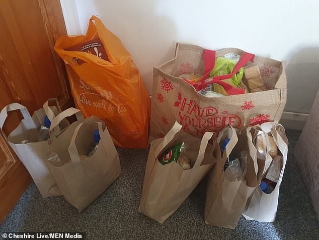 Mãe conta que estranho doou comida para os seus filhos  (Foto: Reprodução: Daily Mail )