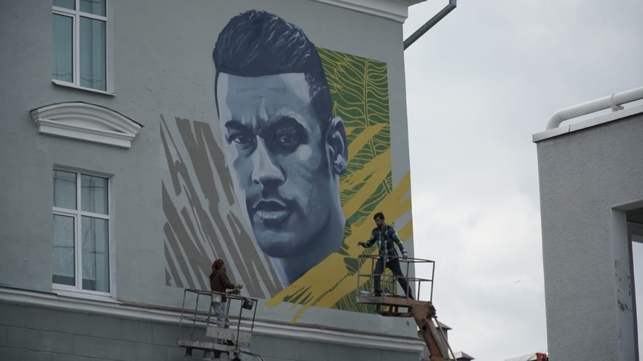 Após CR7 e Messi, Neymar ganha pintura em paredão de Kazan