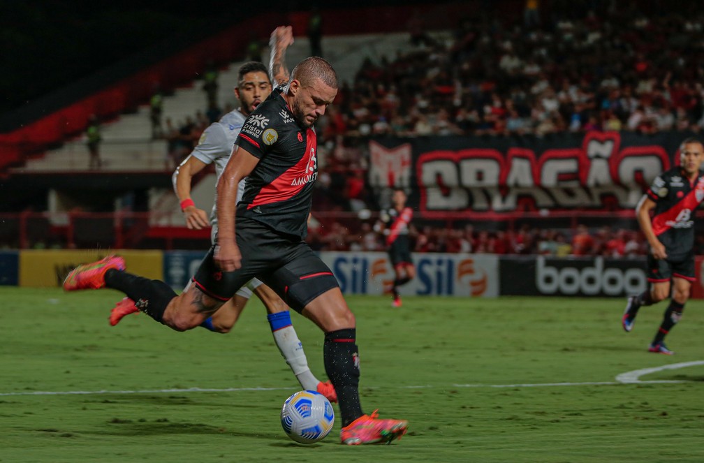 Corinthians encaminha empréstimo de atacante André Luis ao Cuiabá