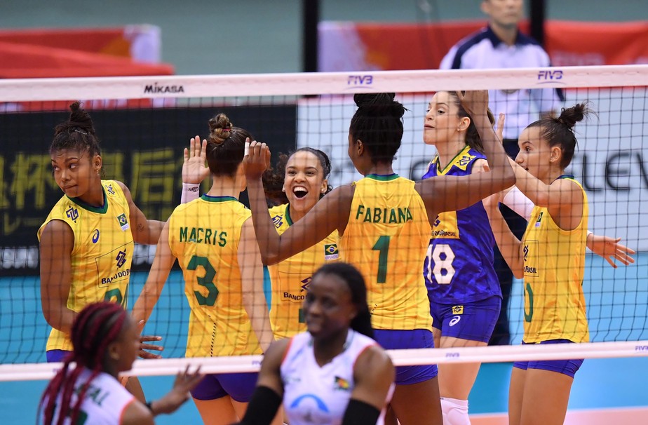 Brasil Passeia Diante De Camaroes E Segue Sonhando Com O Podio Na Copa Do Mundo De Volei Volei Ge