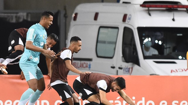 Vina, Ceará x Fluminense