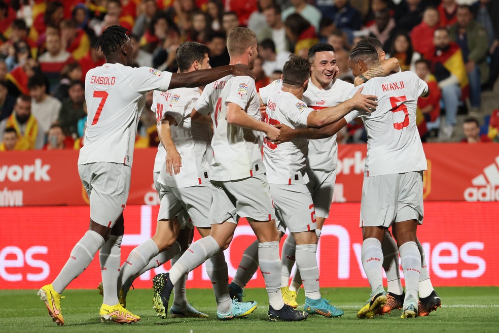Espanha x Suíça gol Manuel Akanji — Foto: Reuters