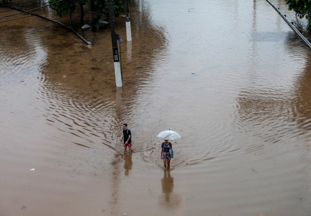 Chuvas fortes alagam rio Tietê e Pinheiros em São Paulo (Foto: Getty Images)