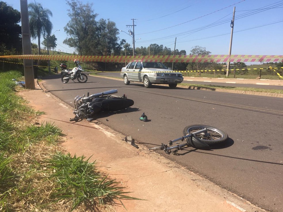 Motociclista morreu na Avenida Raimundo Maiolini, em Presidente Prudente — Foto: Murilo Zara/TV Fronteira