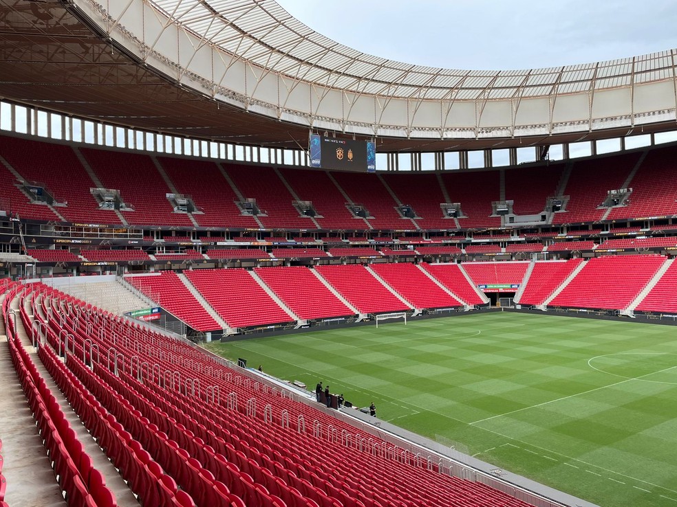 Gramado do estádio Mané Garrincha, palco da final da Supercopa — Foto: Emilio Botta