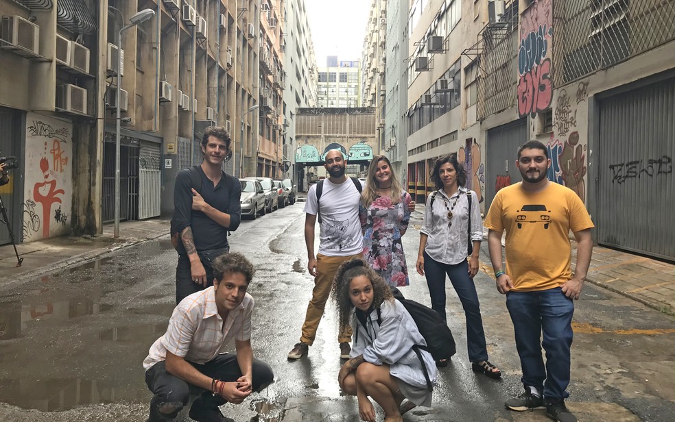 SCS Tour leva turistas e brasilienses para visitar prédios históricos e obras de arte na região — Foto: Marília Marques/G1