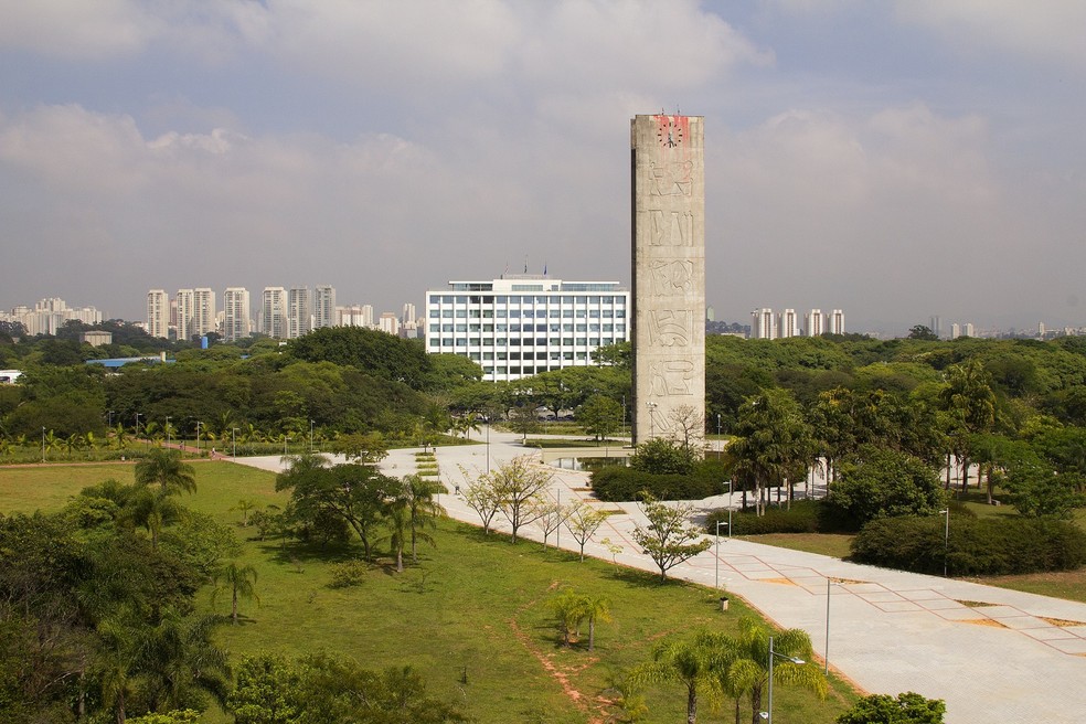 Praça do Relógio no campus da USP em São Paulo. — Foto: Marcos Santos/USP Imagens