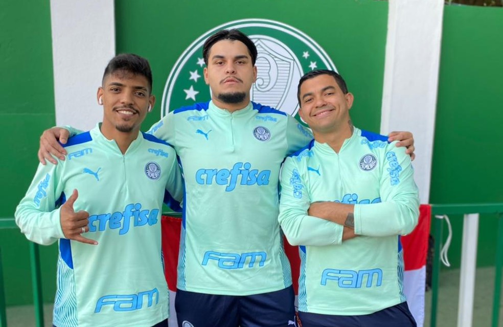 Trio de sósias do Verdão viralizam na internet