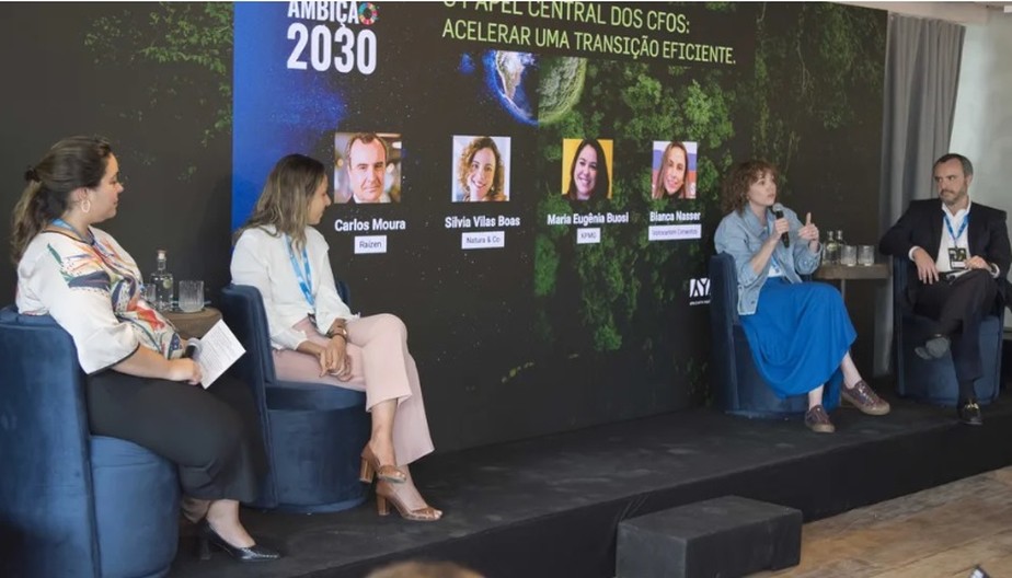 Da esquerda para direita: Maria Eugenia Buosi, da KPMG; Bianca Nasser, da Votorantim; Silvia Vilas Boas, da Natura, e Carlos Moura, da Raízen, no debate