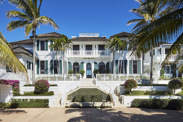 A mansão colocada à venda pela ex-esposa do jogador de golfe Tiger Woods, a modelo Elin Nordegren (Foto: Divulgação)