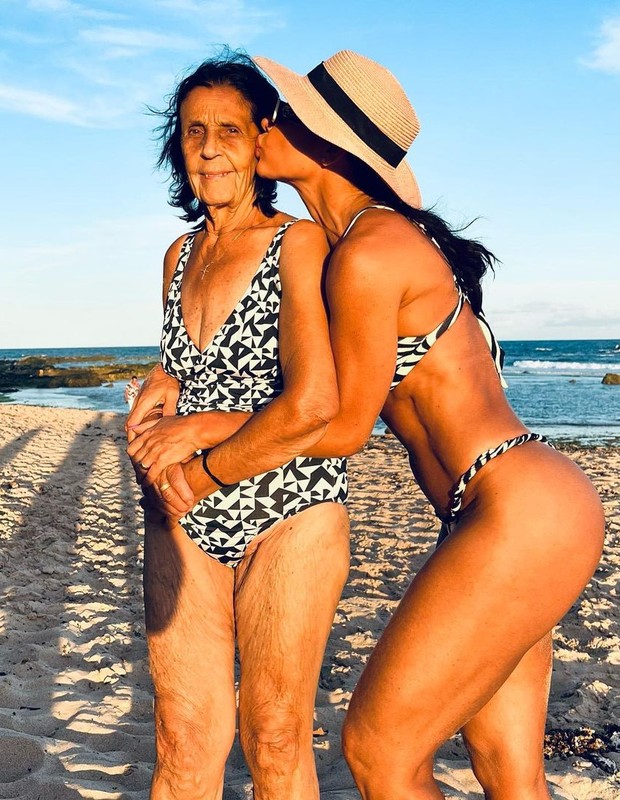 Scheila Carvalho e a mãe, Eunice (Foto: Reprodução/Instagram)