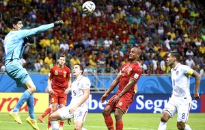  Thibaut Courtois jogo Estados Unidos x Bélgica Arena Fonte Nova (Foto: AFP)