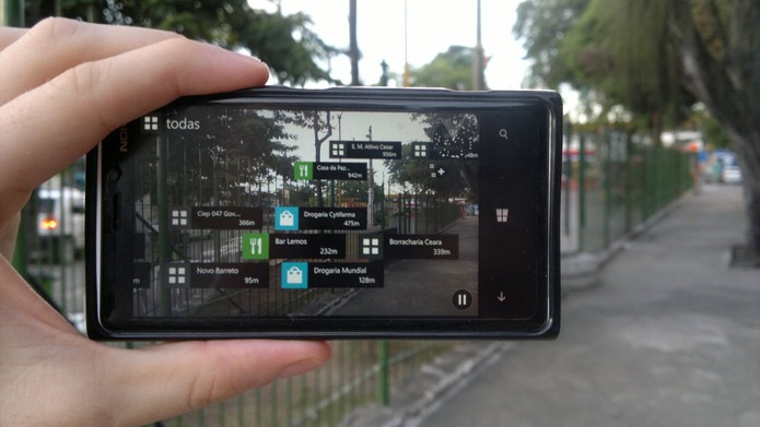 Realidade aumentada do Windows Phone coloca informações na câmera do aparelho (Foto: Divulgação/Windows Phone Store)
