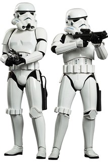 Chega um momento na sua vida que, de tão importante, é melhor ter seus próprios soldados - Bonecos Stormtroopers articuláveis de 30 cm, R$ R$ 2.249,90 o pack com dois na Iron Studios Concept Store