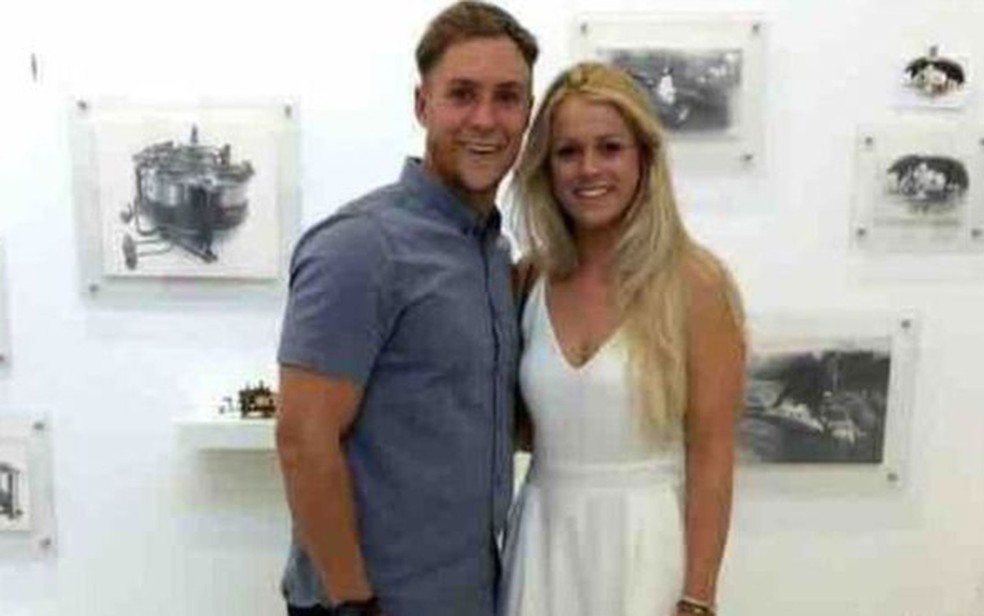 Ex-jogador de futebol Jason Francis foi atropelado perto da casa que dividia com a parceira, Alice Robinson â Foto: ReproduÃ§Ã£o/Facebook