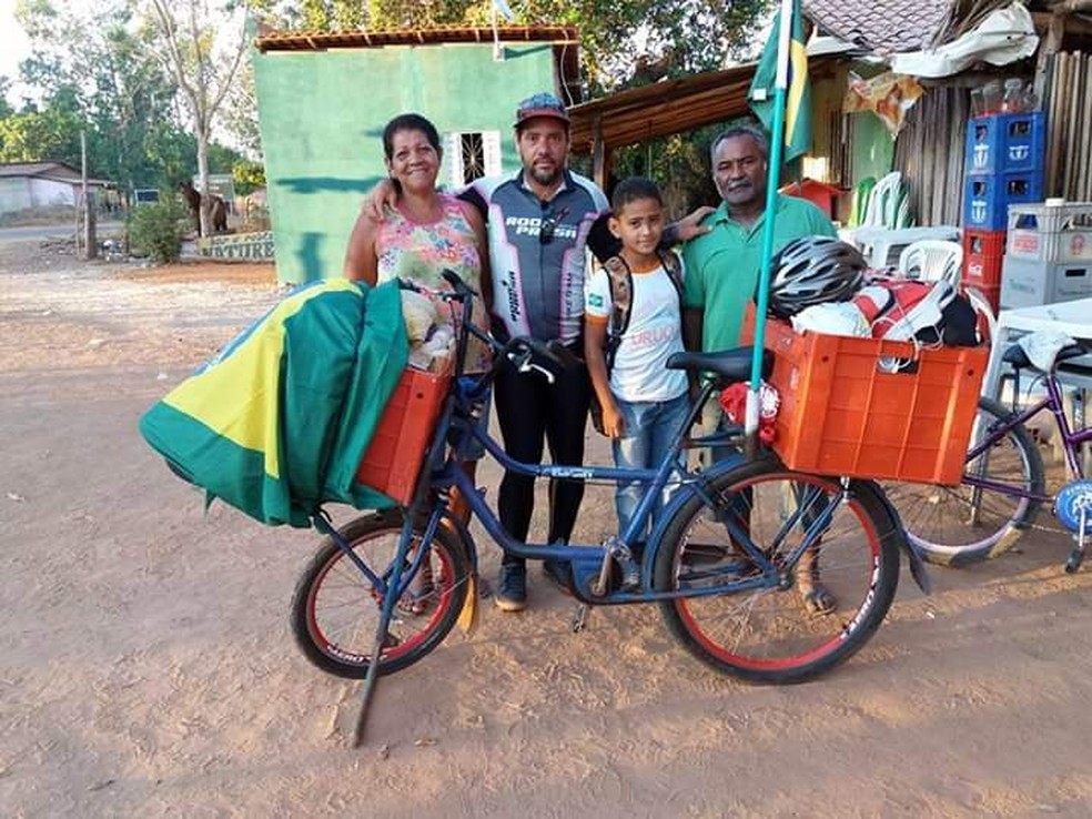 Ciclista durante passagem pela cidade de Uruçuí (PI) — Foto: Arquivo pessoal