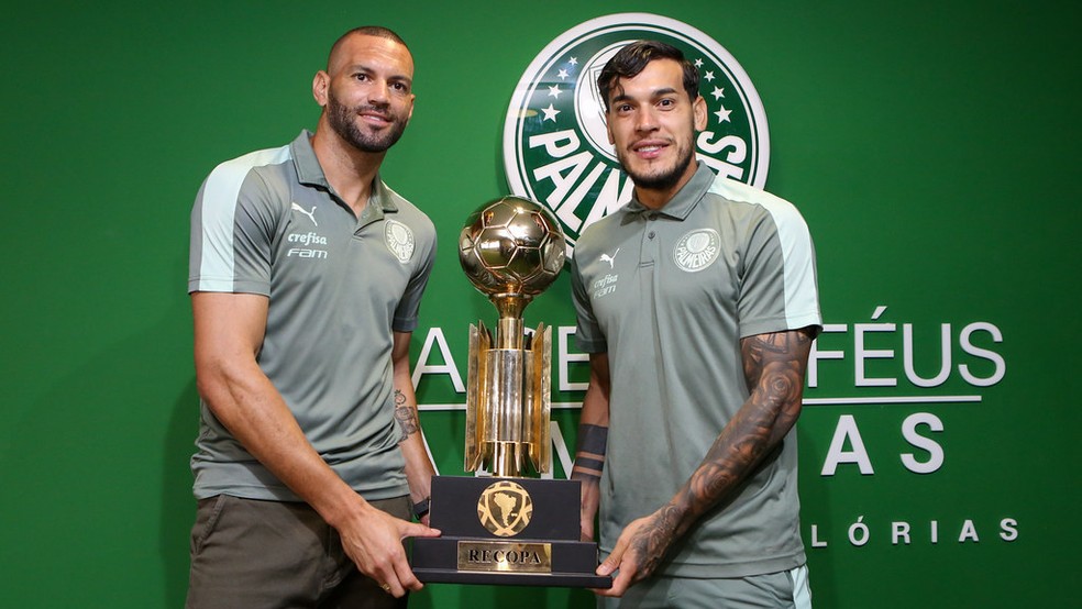 Weverton e Gustavo Gómez são dois do pilares da solidez defensiva do Palmeiras — Foto: Fábio Menotti/Agência Palmeiras