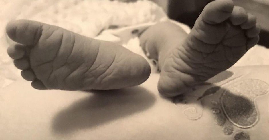 pé de bebê (Foto: Reprodução/Instagram (@devanlukajane))