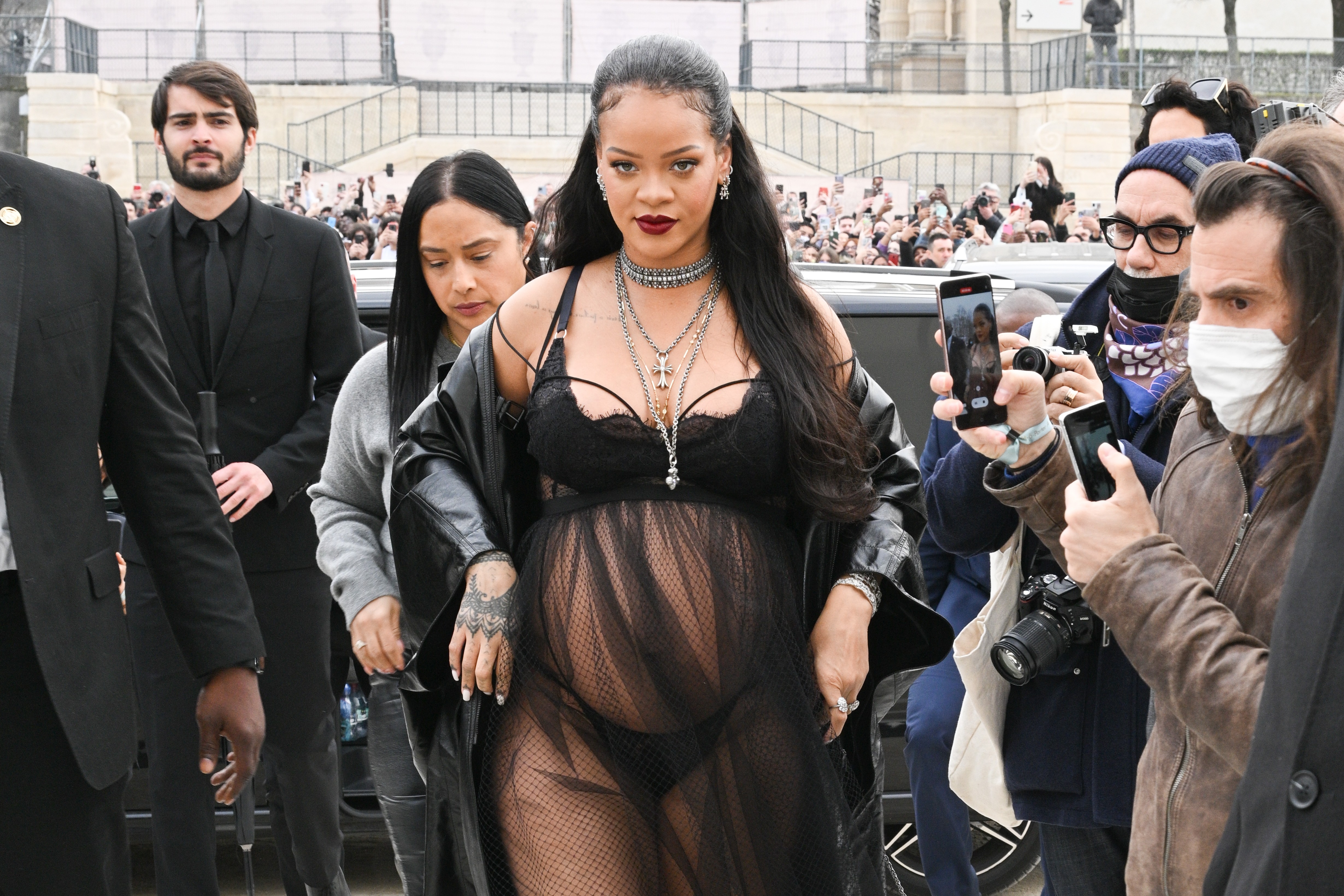 Rihanna no desfile da Dior (Foto: Getty Images)