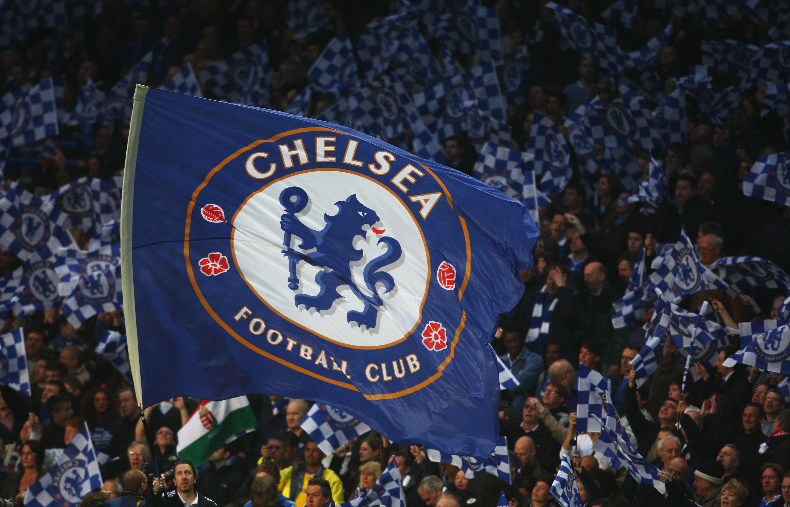 Magnata suíço considera oferta para comprar o Chelsea do russo