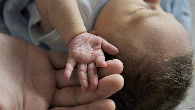 Hormônio oxitocina é liberado durante parto e amamentação (Foto: BBC/Reprodução)