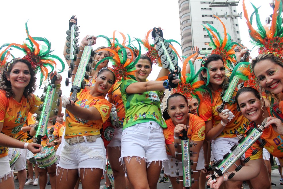 Bloco Unidos da Cachorra agita o pré-carnaval no RioMar. (Foto:  Farley Lopes/Divulgação)