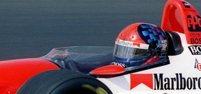 Emerson Fittipaldi foi outro brasileiro a contar com capacete criado por Sid Mosca (Foto: Getty Images)