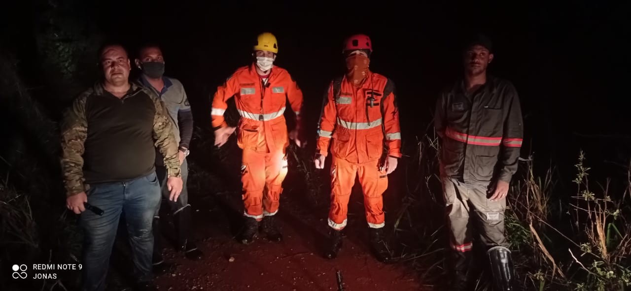 Dois trabalhadores se perdem em mata fechada e são resgatados pelos bombeiros no Norte de MG