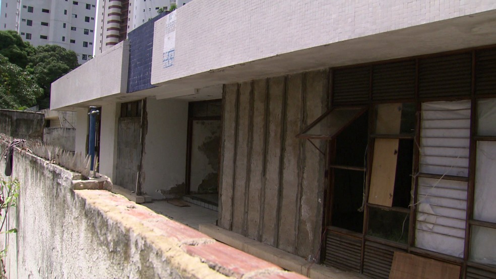 Imóvel abandonado na Zona Norte do Recife é alugado pela prefeitura — Foto: Reprodução/TV Globo