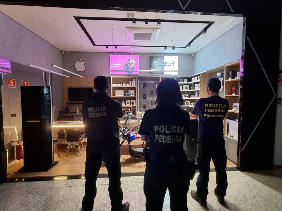 Loja que vendia produtos contrabandeados é um dos endereços da operação — Foto: PF/Divulgação