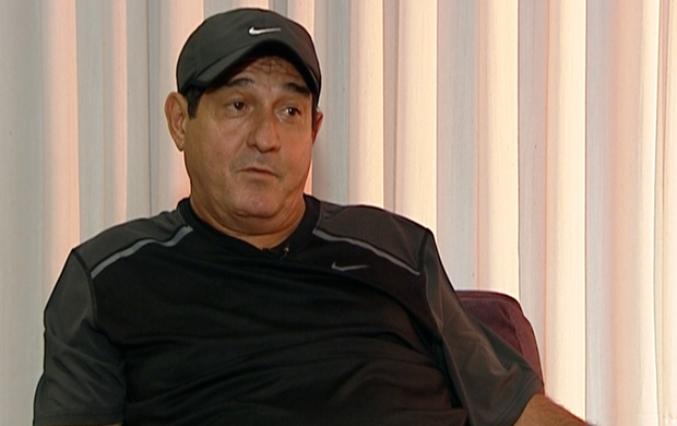 Muricy revela 'constrangimento' ao ter nome gritado na presença de Ney