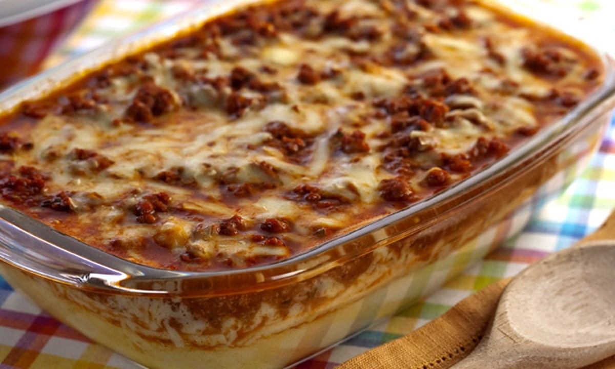 Polenta Ao Forno Com Carne Moida Receitas Gshow Gshow Agora é só colocar em uma travessa, salpicar com salsinha e queijo mussarela. polenta ao forno com carne moida
