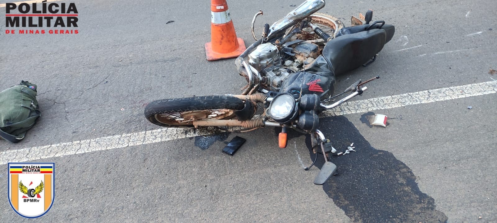 Motociclista de 23 anos morre após batida com carreta na MG-184, em Alterosa, MG