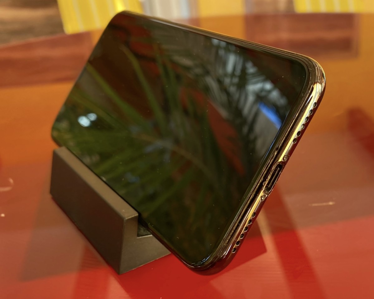 iPhone X de colecionador é vendido com recurso que afronta a Apple