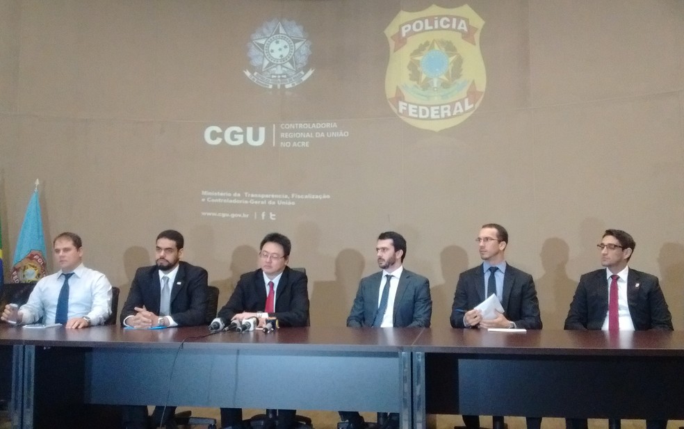 Superintendentes da CGU e PF, além de delegados e auditores, falaram sobre a Operação Abaçaí na manhã desta quinta (20) (Foto: Aline Nascimento/G1)
