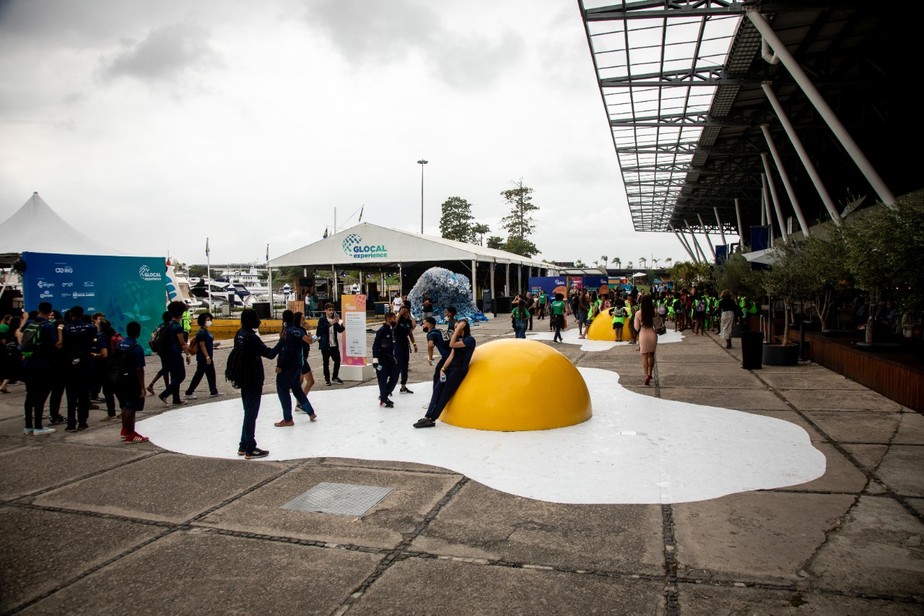 Alerta. Ovos gigantes, do artista holandês Henk Hofstra, foram espalhados pelo chão da Marina da Glória para chamar a atenção para  o aquecimento global e mudanças climáticas