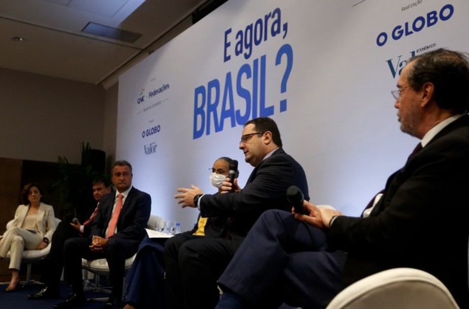 O ex-ministro Nelson Barbosa fala durante o evento 'E agora, Brasil?': ‘PT não tem Posto Ipiranga’
